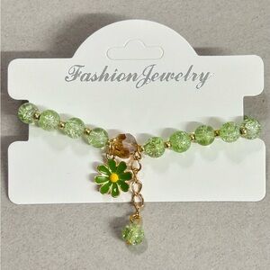 295. Flower Charm Bracelet Green